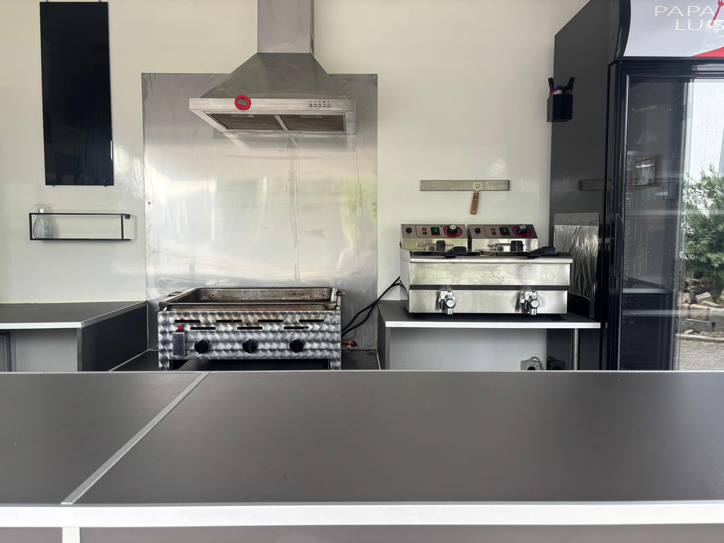 Verkaufsanhänger "Papa Lu´s geile Wurst"