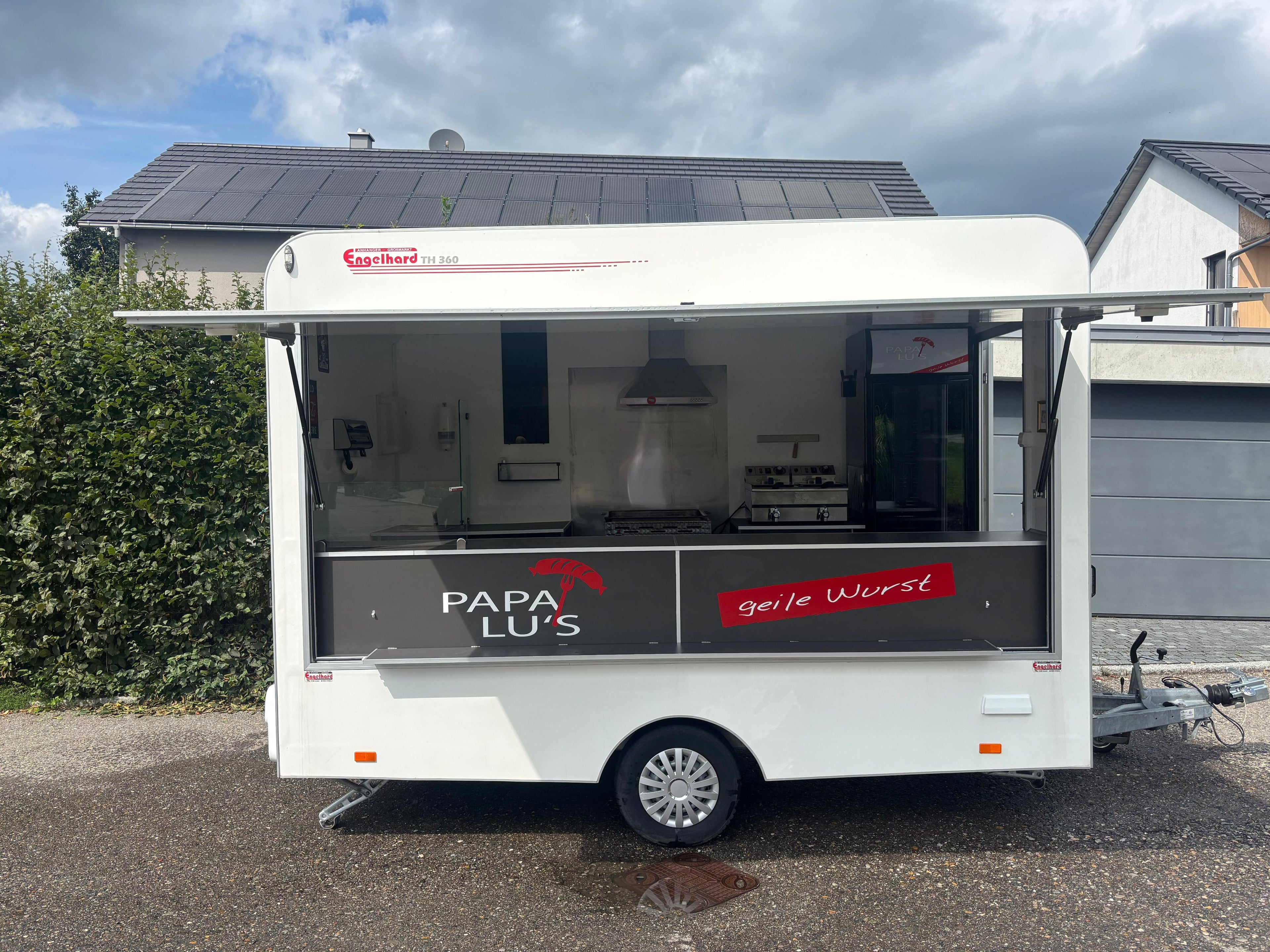 Verkaufsanhänger "Papa Lu´s geile Wurst"